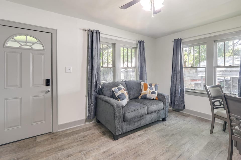 4 Mi to Dtwn: Charming Retreat in Wichita! House in Wichita