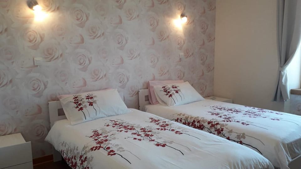 La Maison en Cézallier - Roses Bed and Breakfast in Auvergne-Rhône-Alpes