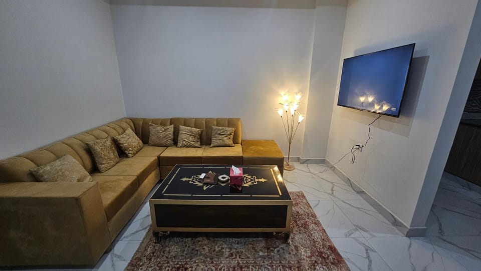 Communal lounge/ TV room, TV and multimedia, Living room, Seating area