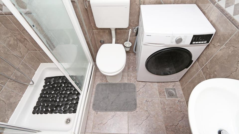 Shower, Toilet, Bathroom