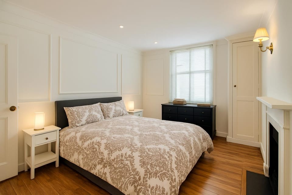 Bed, Photo of the whole room, Bedroom, wardrobe
