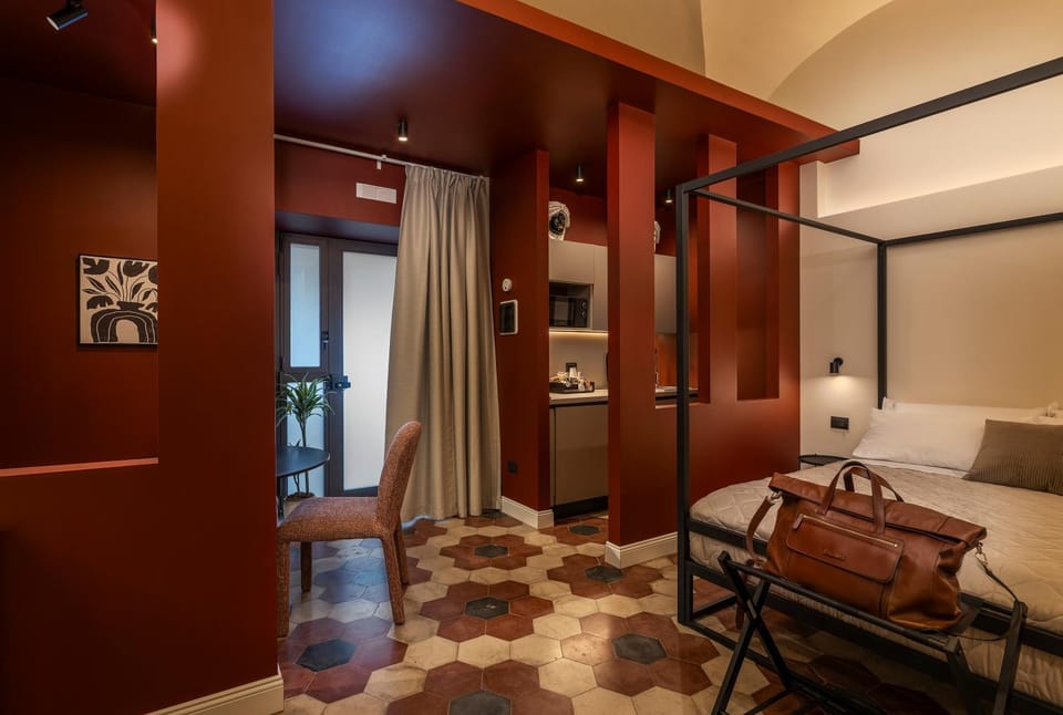 Bed, Kitchen or kitchenette, Photo of the whole room, Seating area, Bedroom