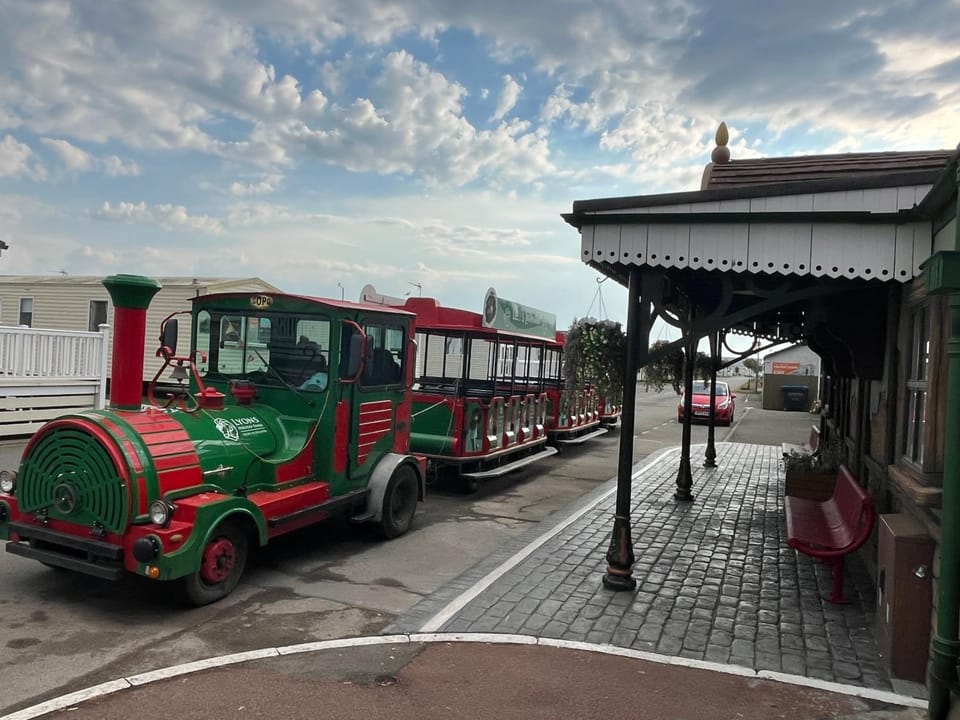 Static Caravan Campground/ 
RV Resort in England