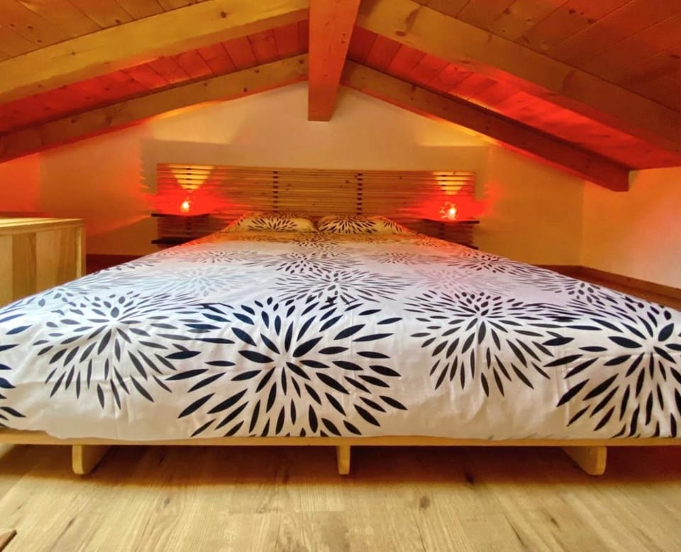 Bed, Bedroom
