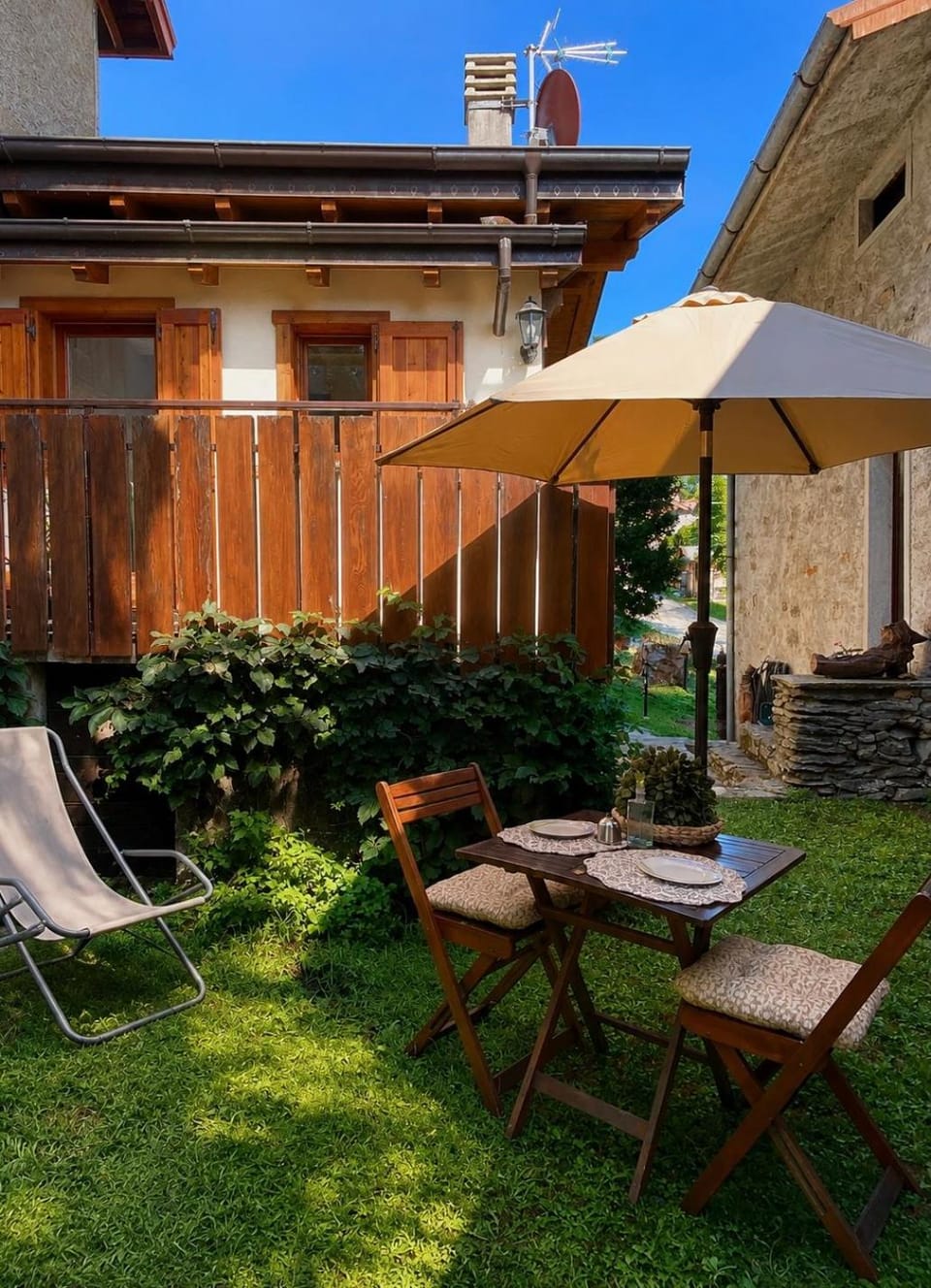 Property building, Patio, Garden view, sunbed