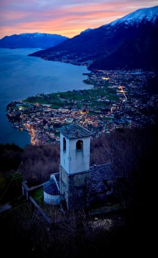 Nearby landmark, Bird's eye view