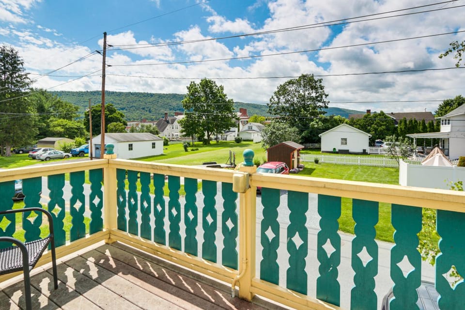 Walk to Town: Charming Unit w/ Balcony in Bedford! Apartment in Bedford
