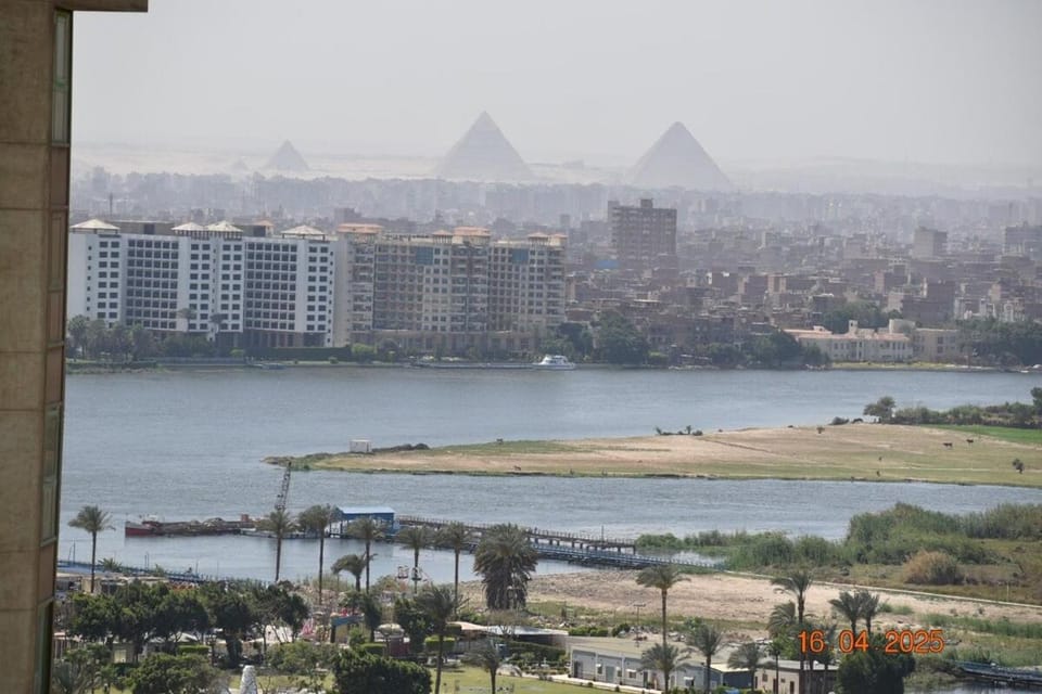 Nile,Pyrimad,and Citadel view in Maadi Apartment in Cairo Governorate