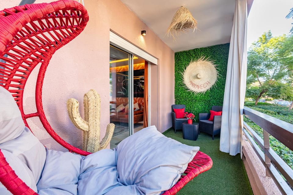 Cinéma Pool Unique Experience Mkesh Top10 Apartment in Marrakesh