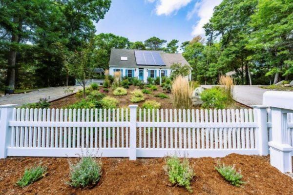 5BR Coastal Retreat Room to Spread out Deck, Hot Tub, Bikes, Game Room House in Orleans