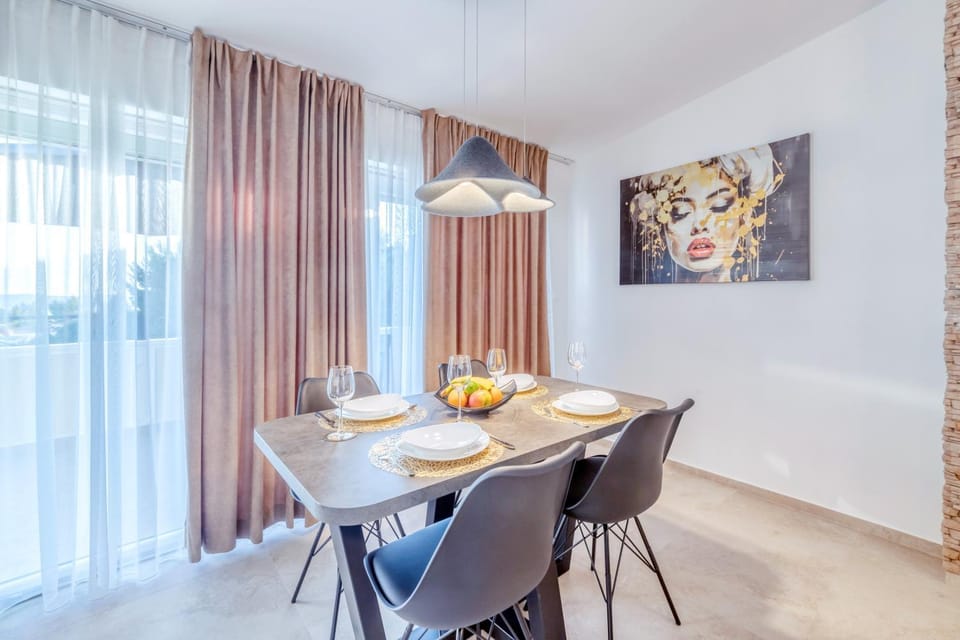 Dimora 2 BDR apartment with free private parking Apartment in Zadar