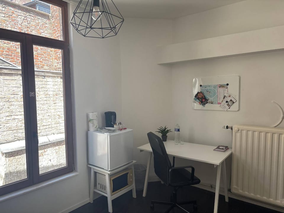 Kitchen or kitchenette, Seating area, Dining area