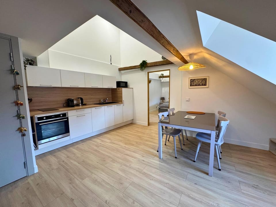 Kitchen or kitchenette, Dining area, Meals, stove, kitchen