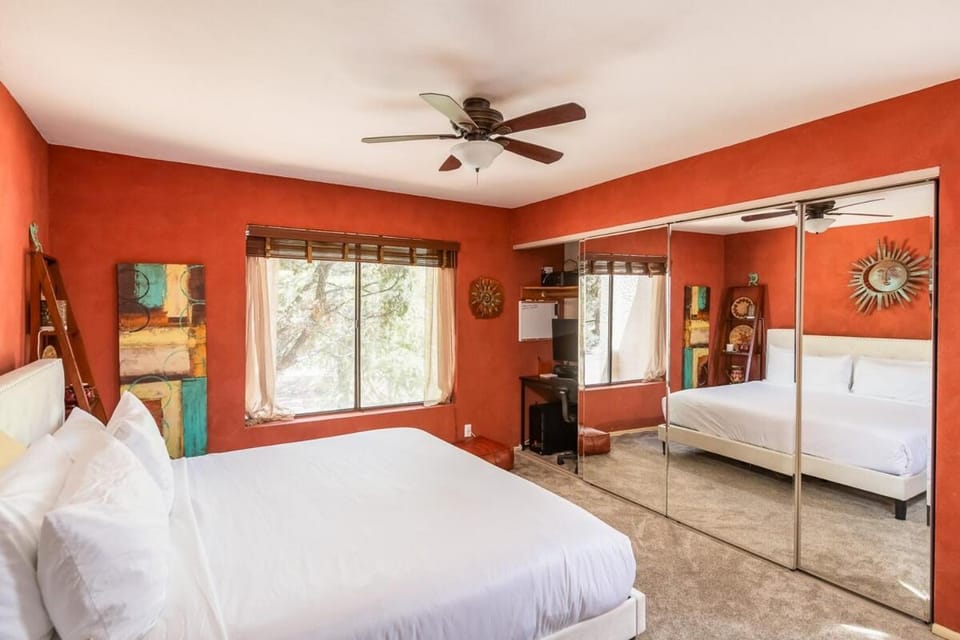 Bed, Photo of the whole room, Bedroom