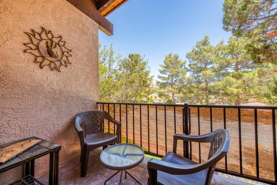 Patio, Day, Balcony/Terrace