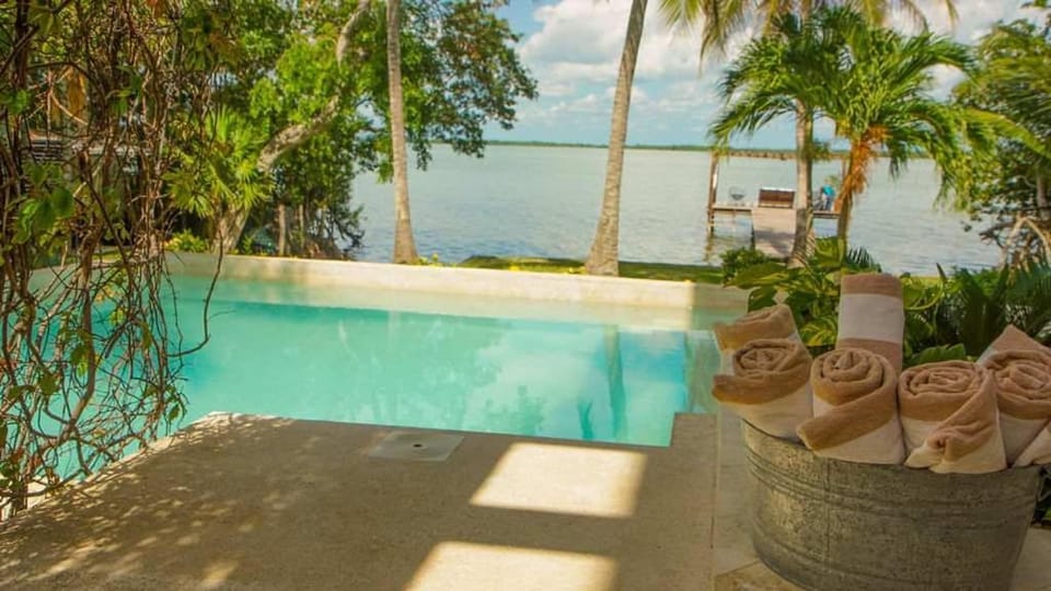 7BR Beautiful Waterfront Villa - Perfect Getaway Villa in State of Quintana Roo