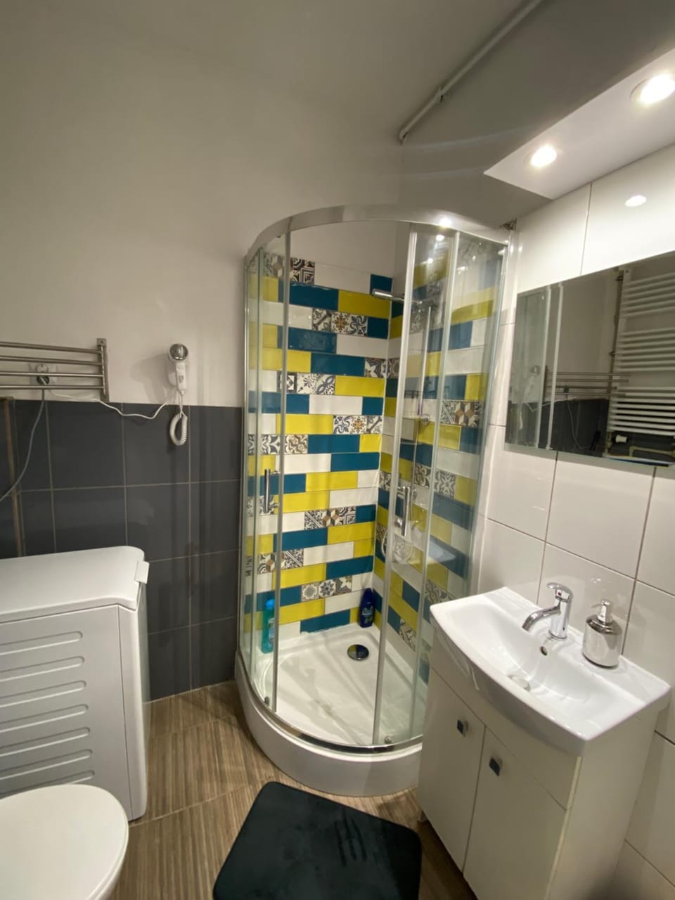 Shower, Toilet, Bathroom