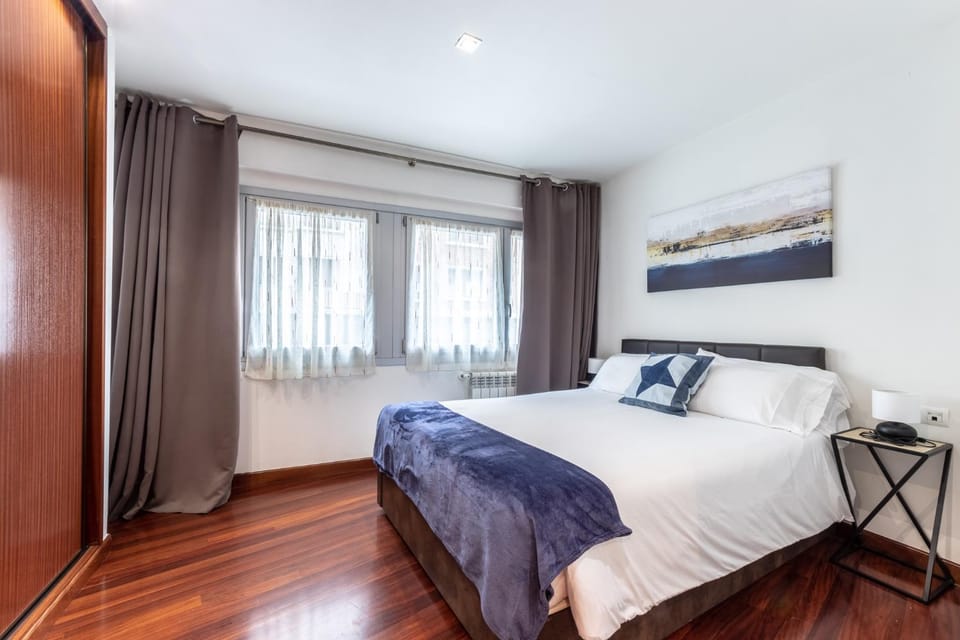 Bed, Decorative detail, Bedroom