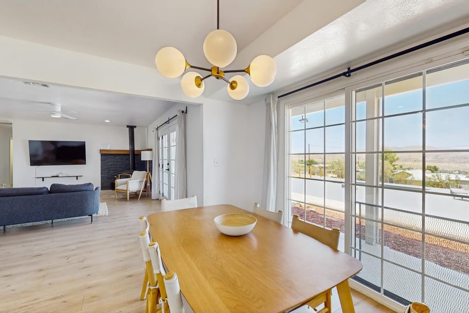 Pool, Fire Pit and Views! Joshua Tree Desert Retreat House in Joshua Tree