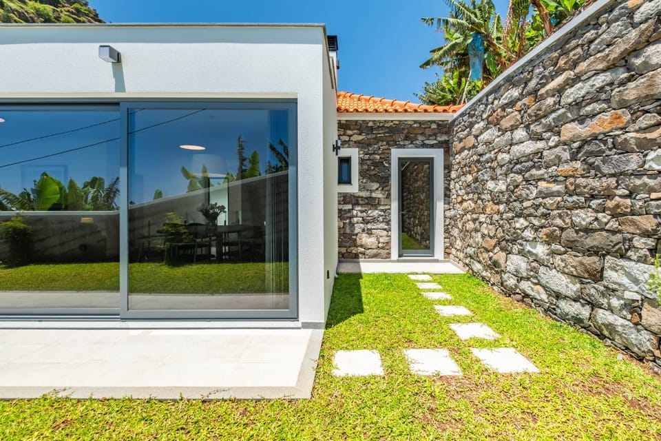 Atlantic Pebble Villa Villa in Madeira District