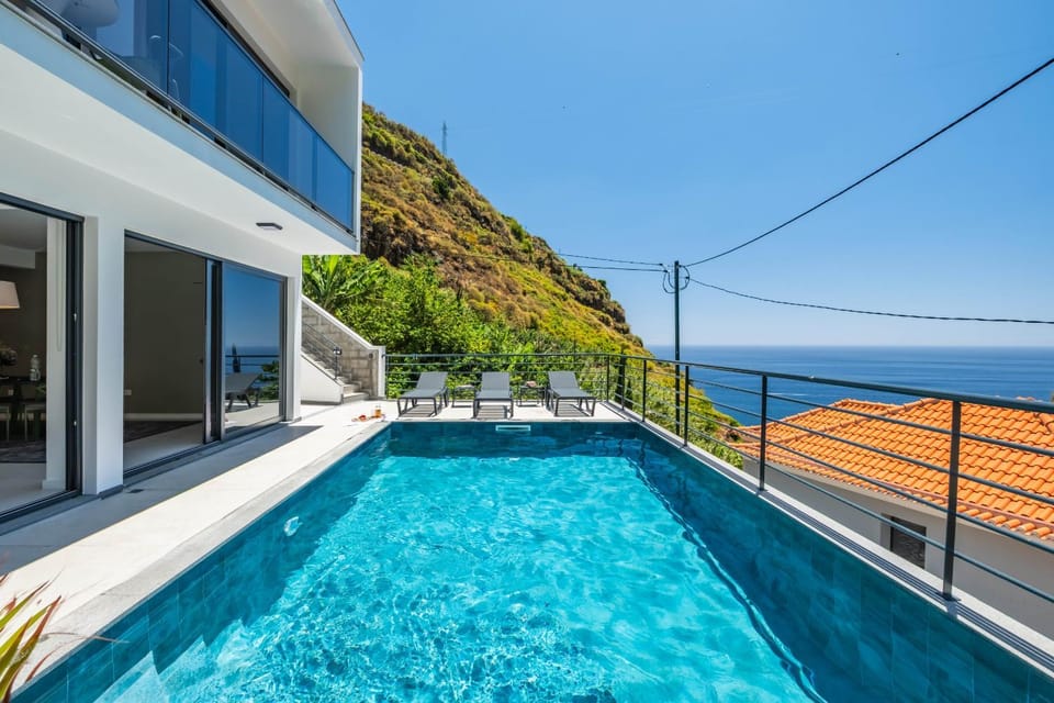 Atlantic Pebble Villa Villa in Madeira District