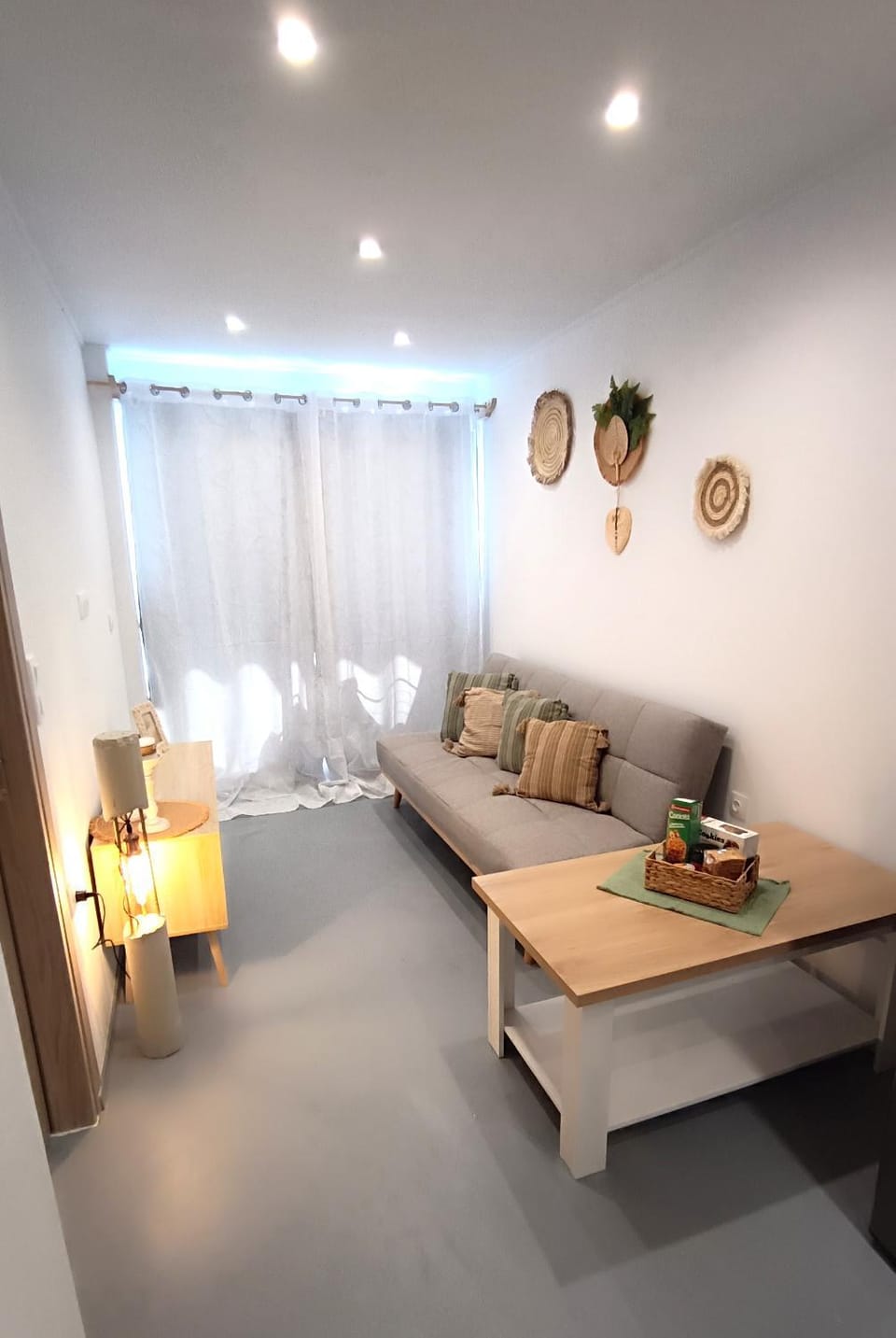 Property building, People, Summer, Coffee/tea facilities, Balcony/Terrace, Living room, Food and drinks, Food and drinks, Decorative detail, Seating area, Guests, Area and facilities, Area and facilities, children, older children, Family, internet, wedding