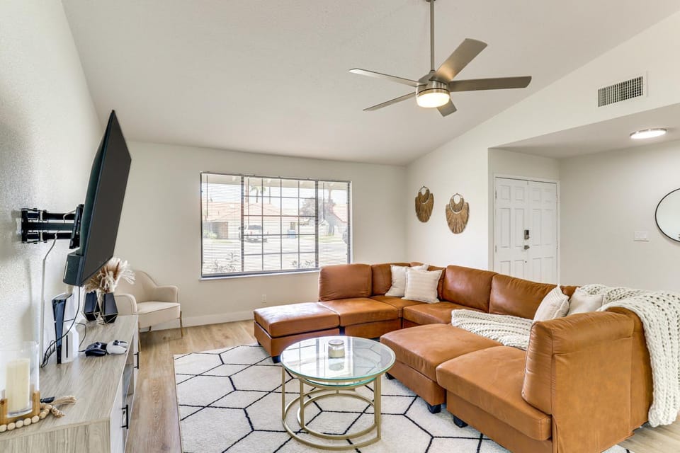 7 Mi to Las Vegas Strip Family Home with Pool! House in Spring Valley