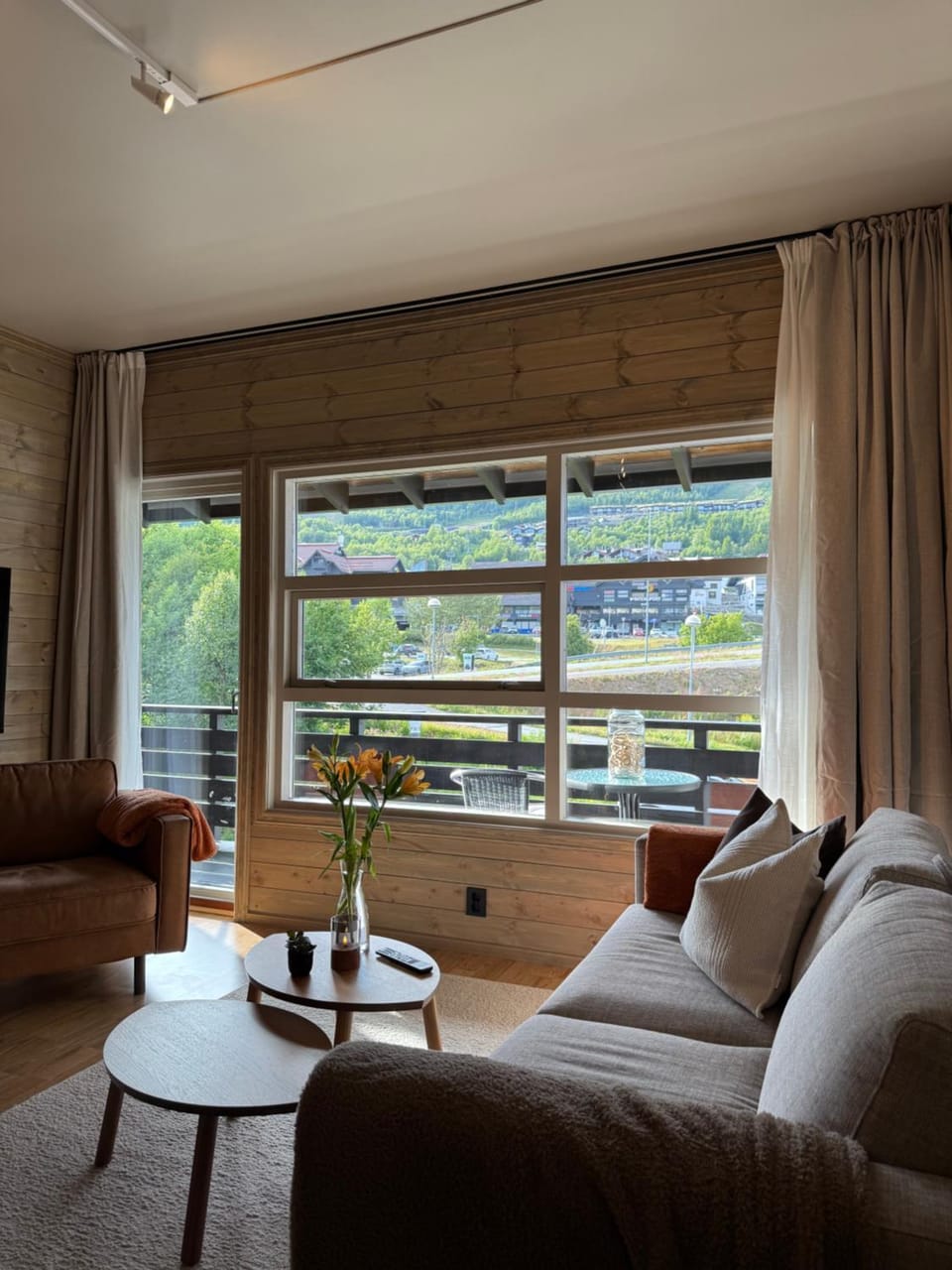 View (from property/room), Balcony/Terrace, Living room, Seating area