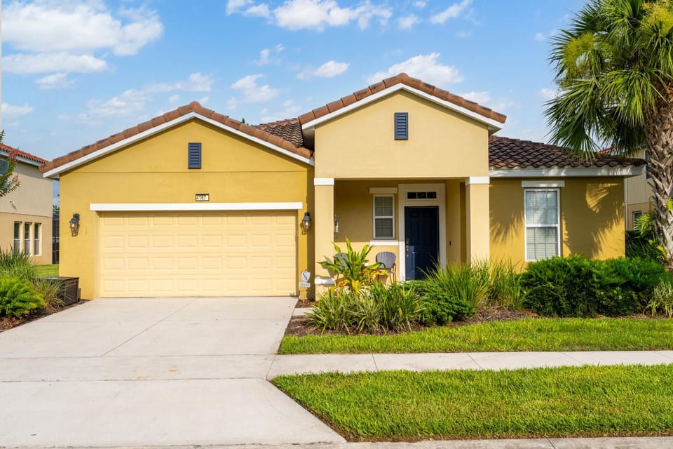 Spacious 5BR,4BA Solterra Resort Home w Private Pool & Resort Amenities! House in Four Corners