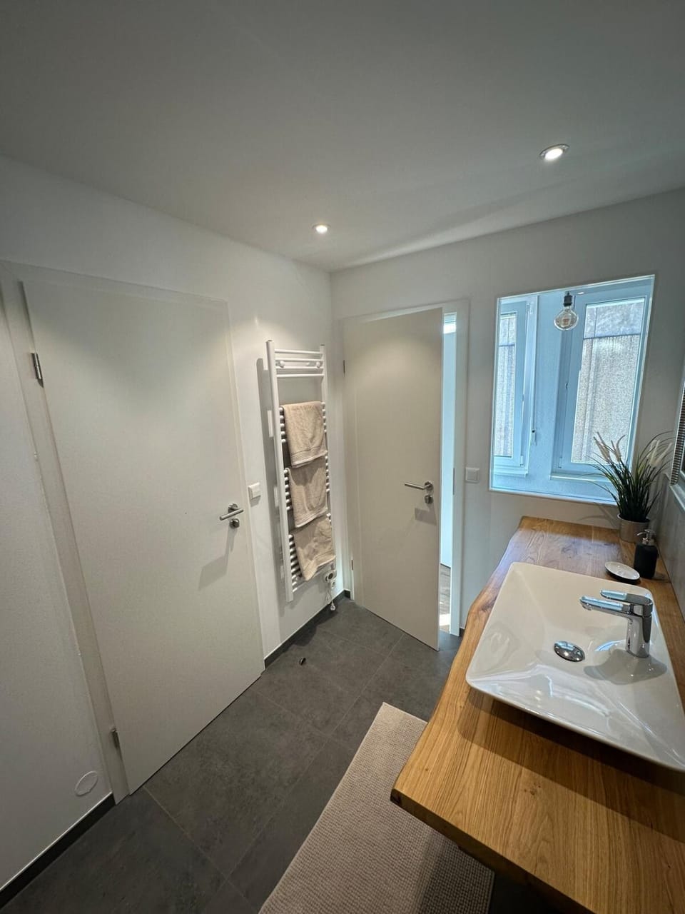 Bathroom, Photo of the whole room
