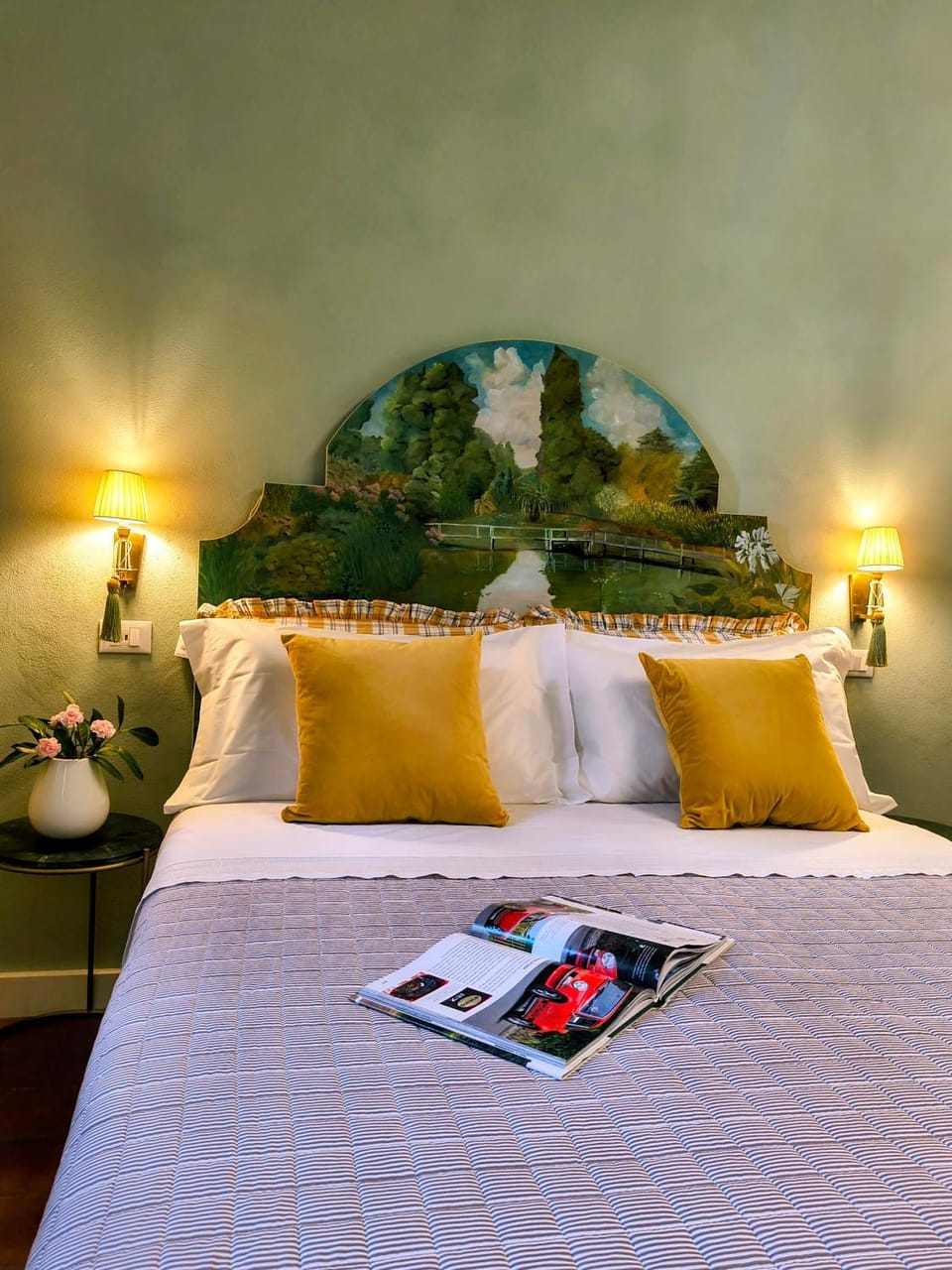 Bed, Decorative detail, Bedroom
