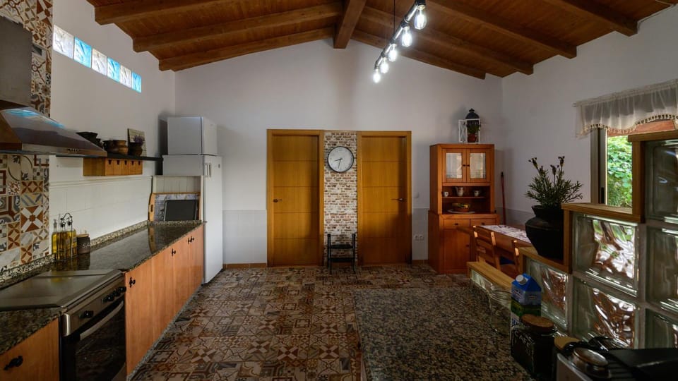 Casa Barxelo con piscina en Monforte de Lemos House in Galicia