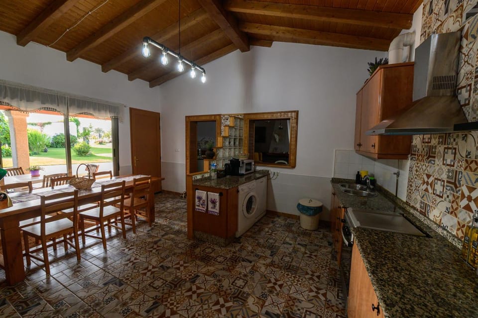 Casa Barxelo con piscina en Monforte de Lemos House in Galicia