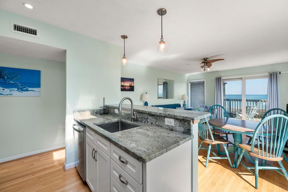 Delightful Diversion Apartment in Duck
