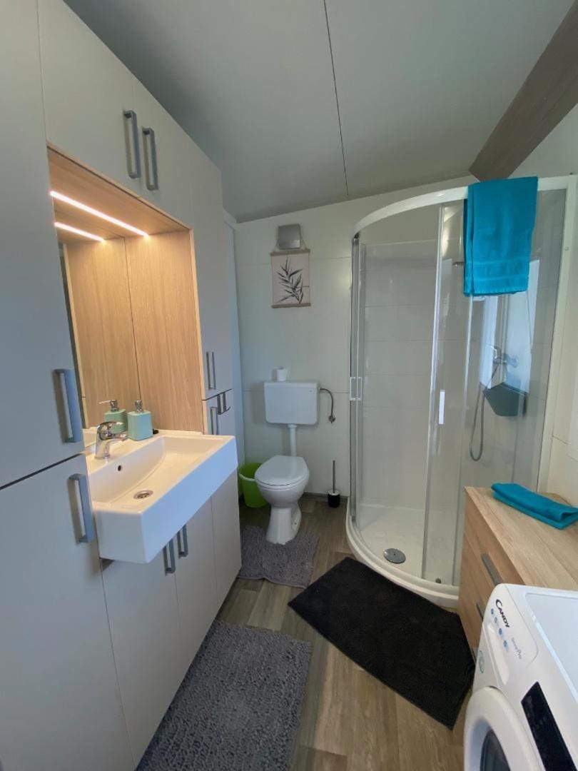 Ra, cozy familly place, free parking, near beach, in Kamp Maslina Drage House in Šibenik-Knin County, Croatia