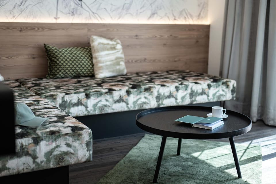 Seating area, Bedroom