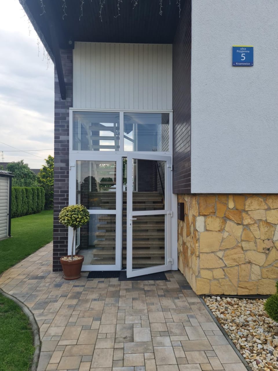 Property building, Facade/entrance