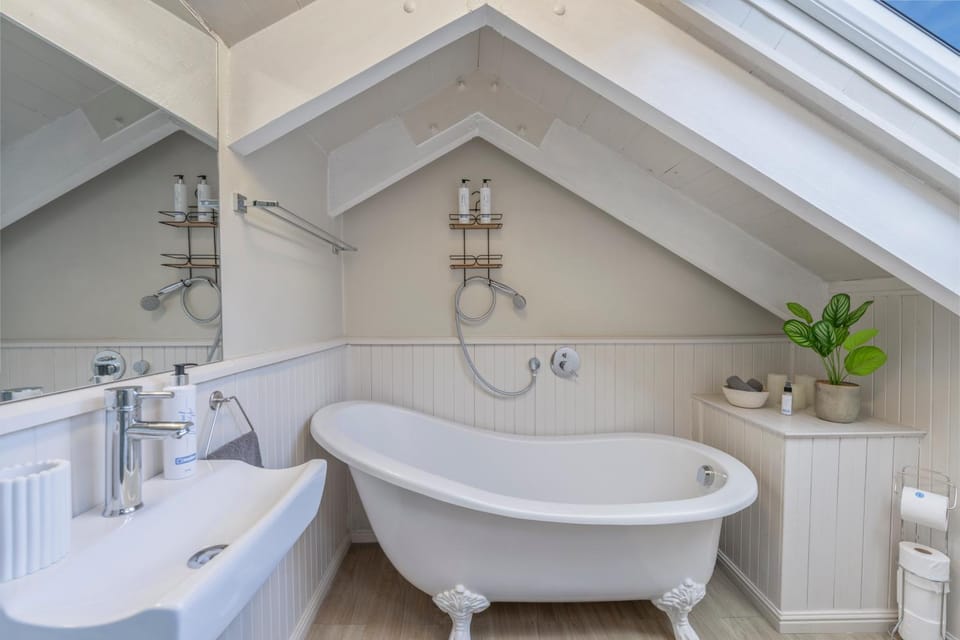 Toilet, Bathroom, Bath