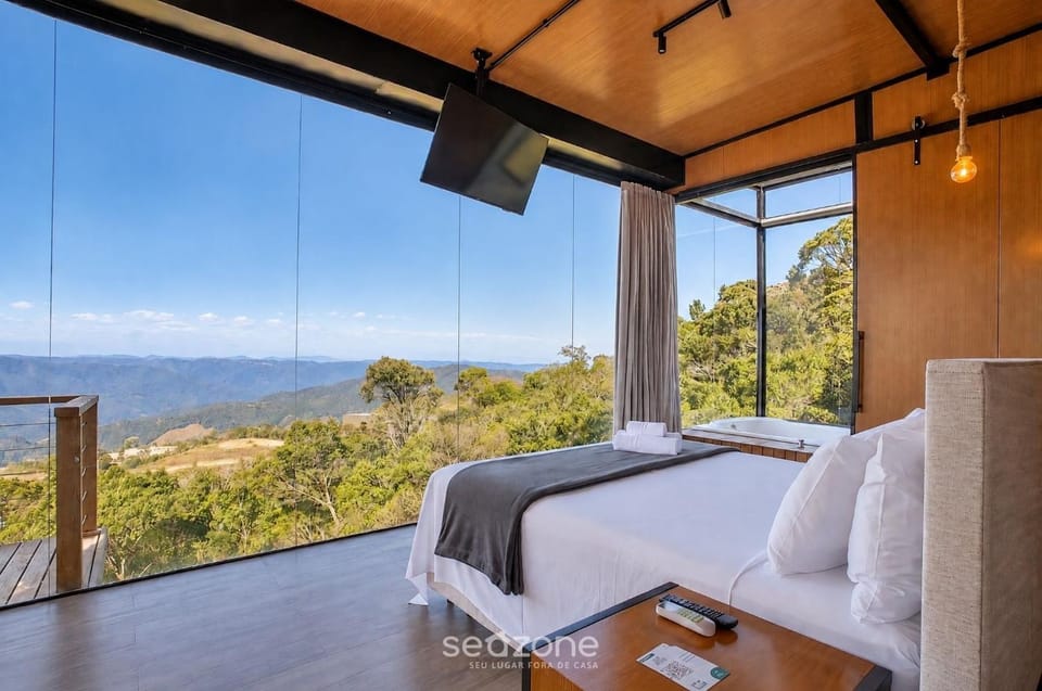 Bed, TV and multimedia, Bedroom, Mountain view