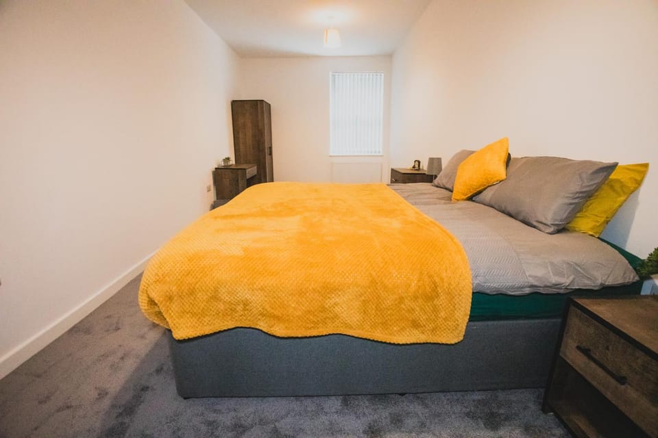 Large Room in Shared House Vacation rental in Stoke-on-Trent