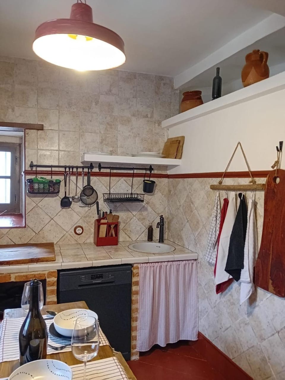 Kitchen or kitchenette, Dining area, stove