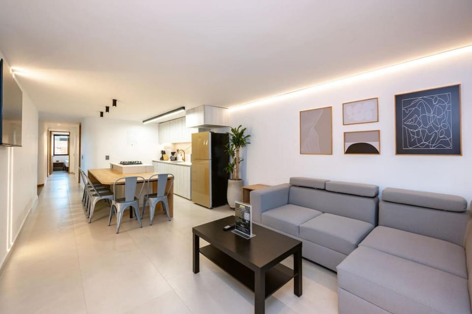 M301 Poblado Apt close to lleras park jacuzzi AC Apartment in Medellin