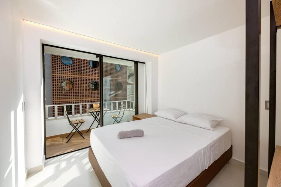 M301 Poblado Apt close to lleras park jacuzzi AC Apartment in Medellin