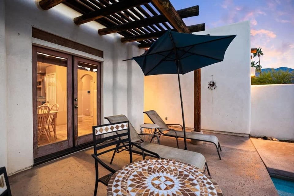 Stylish 3BD home in La Quinta Cove with a Private Pool and Jacuzzi House in La Quinta