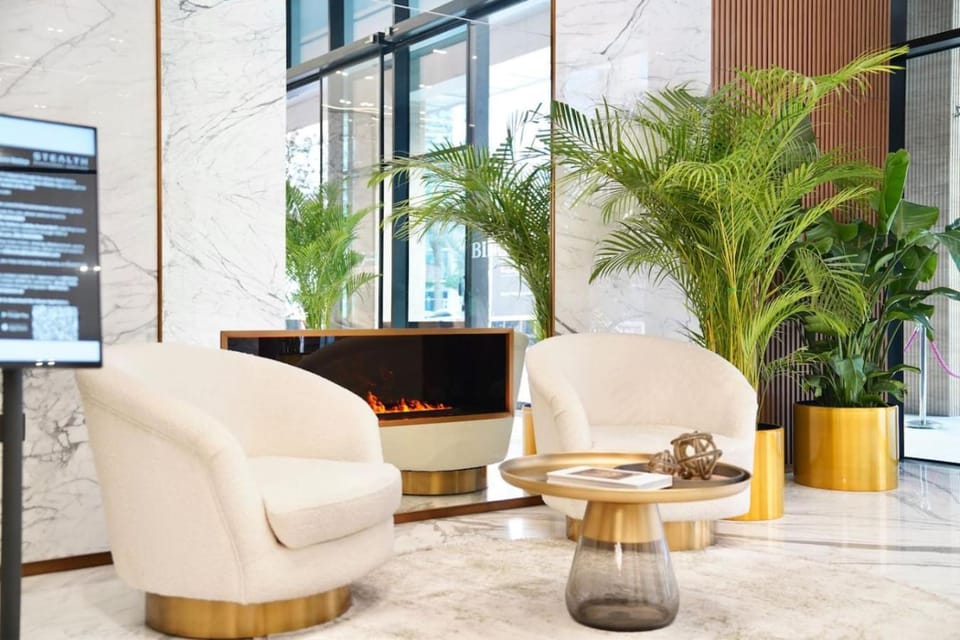 Canal View Studio Jacuzzi Apartment in Dubai