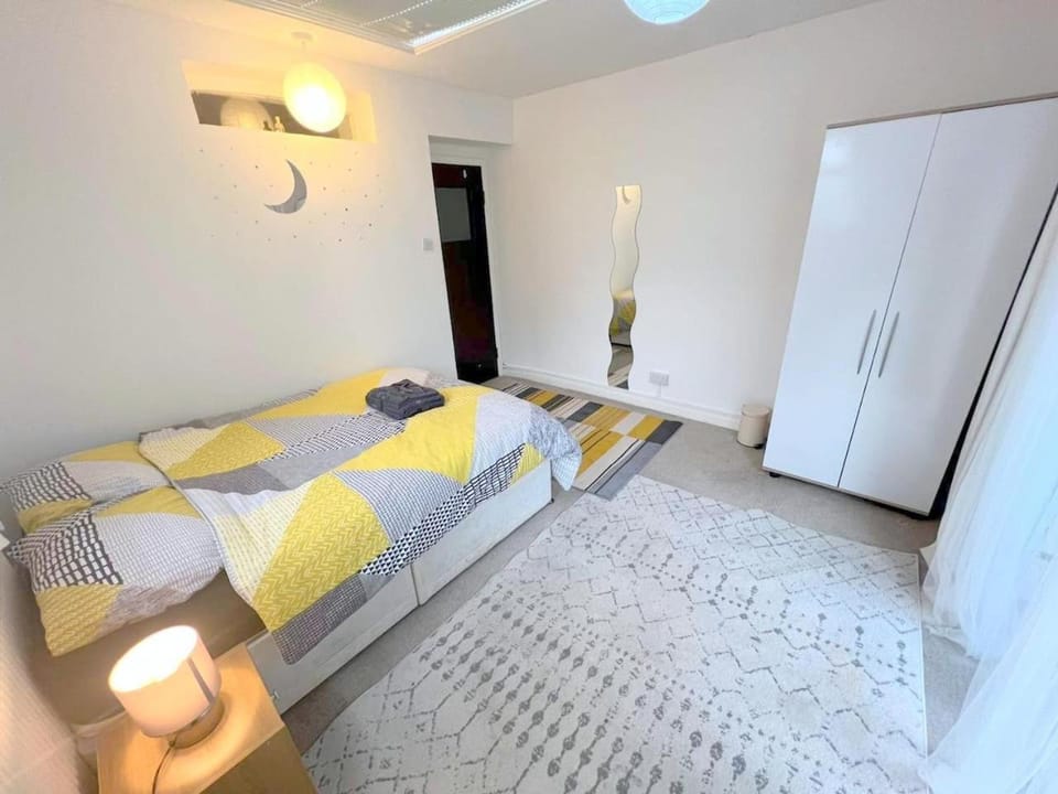 4-bedroom flat -Wimbledon Village House in London