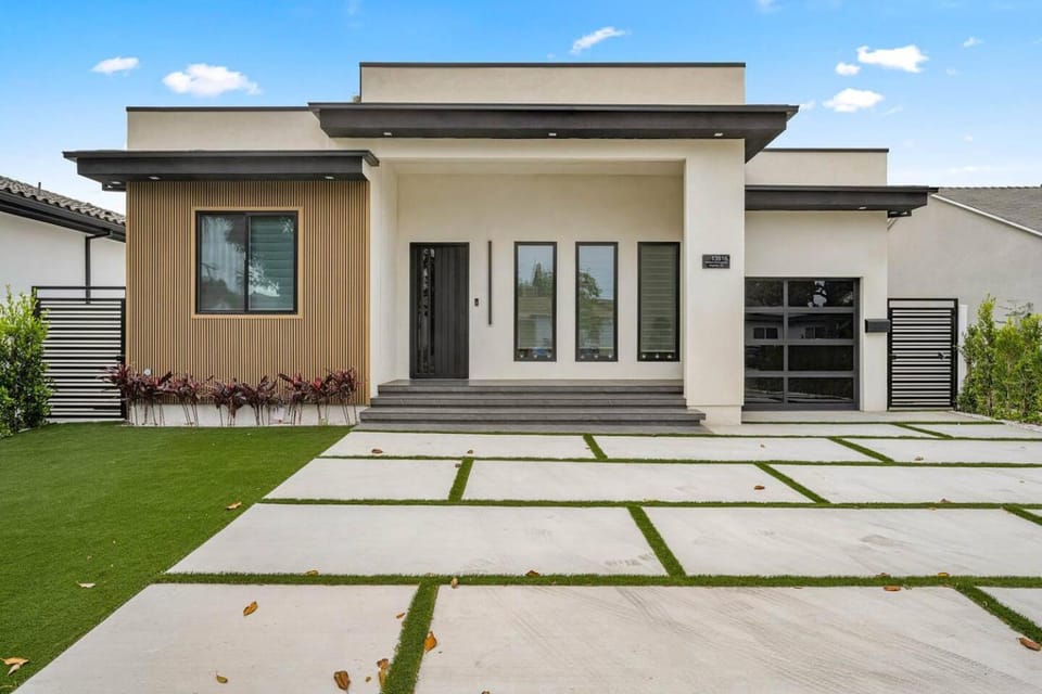 The Valley Nest Backyard Gameroom House in Van Nuys