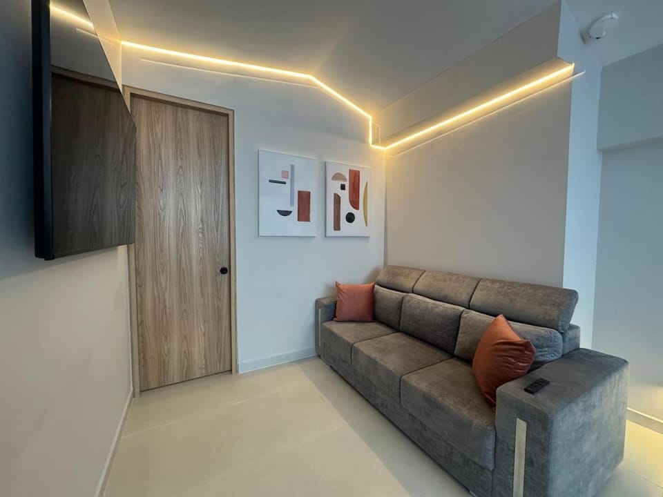 5BR Poblado House to close LlerasPark Jacuzzi AC House in Medellin
