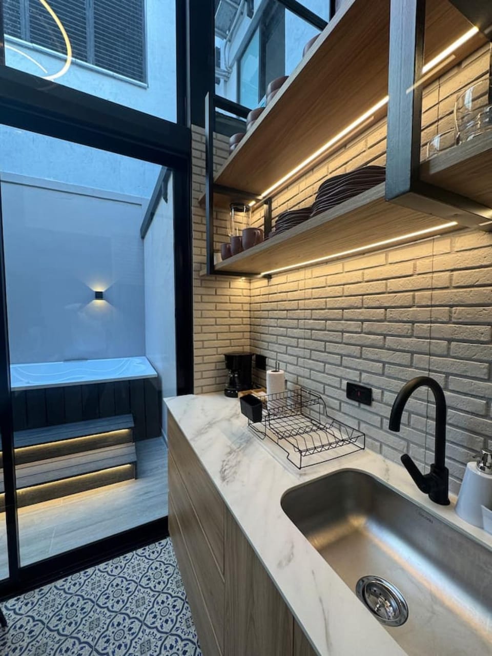 5BR Poblado House to close LlerasPark Jacuzzi AC House in Medellin