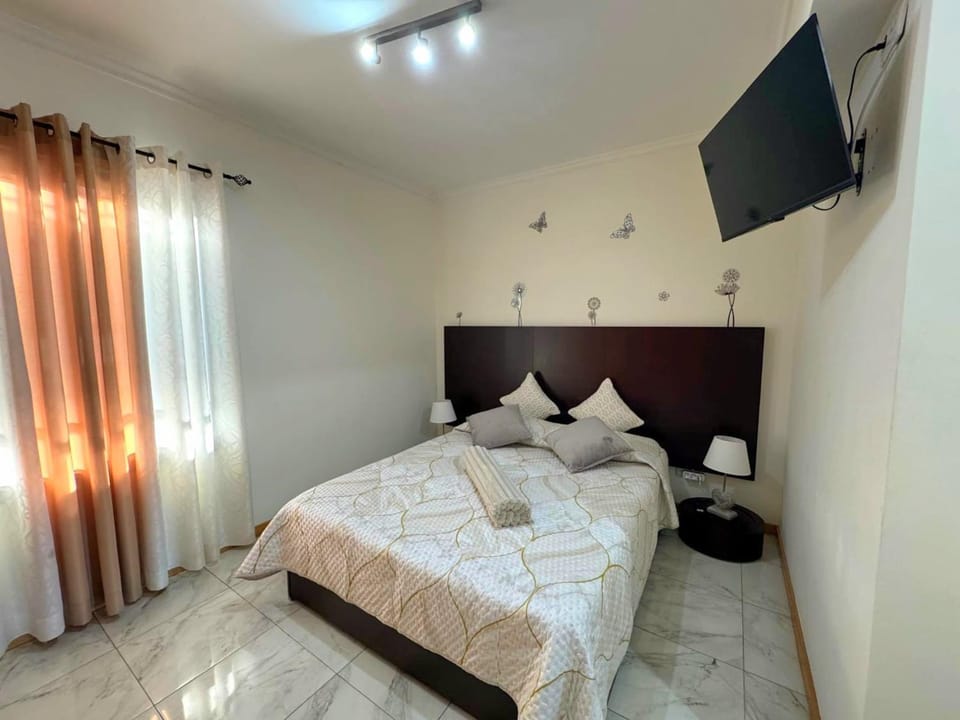 Bed, Bathroom, TV and multimedia, Photo of the whole room, Bedroom, internet, towels, wardrobe